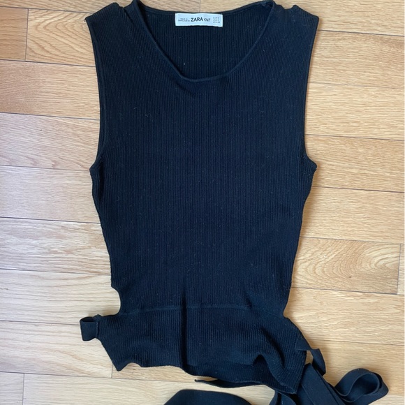 Zara Tops - Black Knit Tank Top with open back detail and tie - size Medium